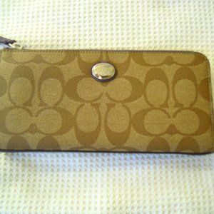 EUC - Coach Wallet
